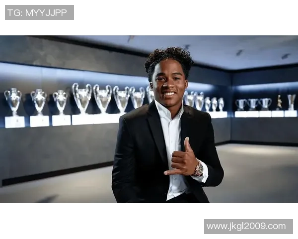 足球球星职业生涯踢球时长解析从入队到退役的精彩岁月