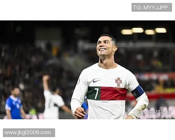 足球球星训练秘籍揭秘：从汗水到荣耀的背后故事与技巧提升